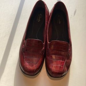 Clarks Bayou dark red leather, slip-on loafers